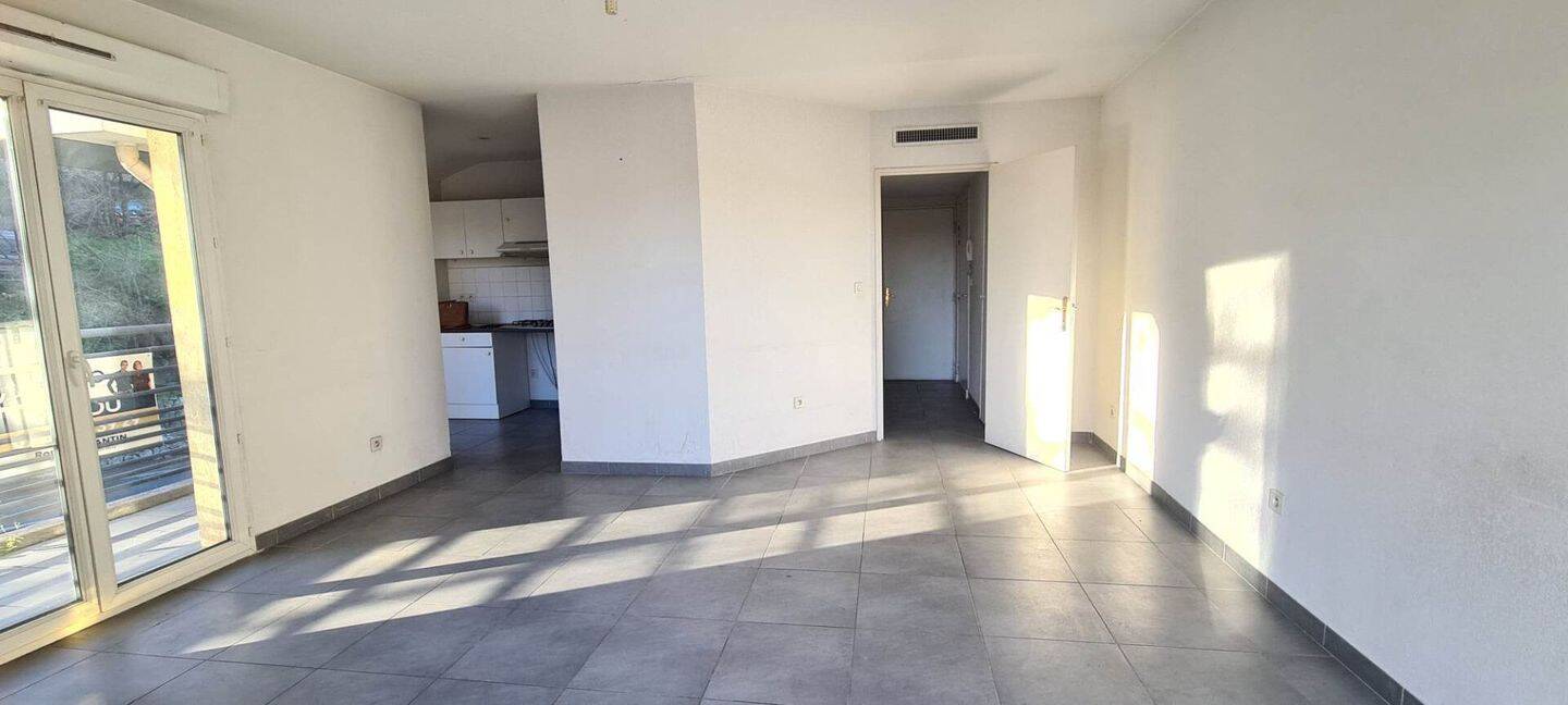 Appartement 3 pièces 58 m² · à Grasse · 57,9 m² · 194 000 €