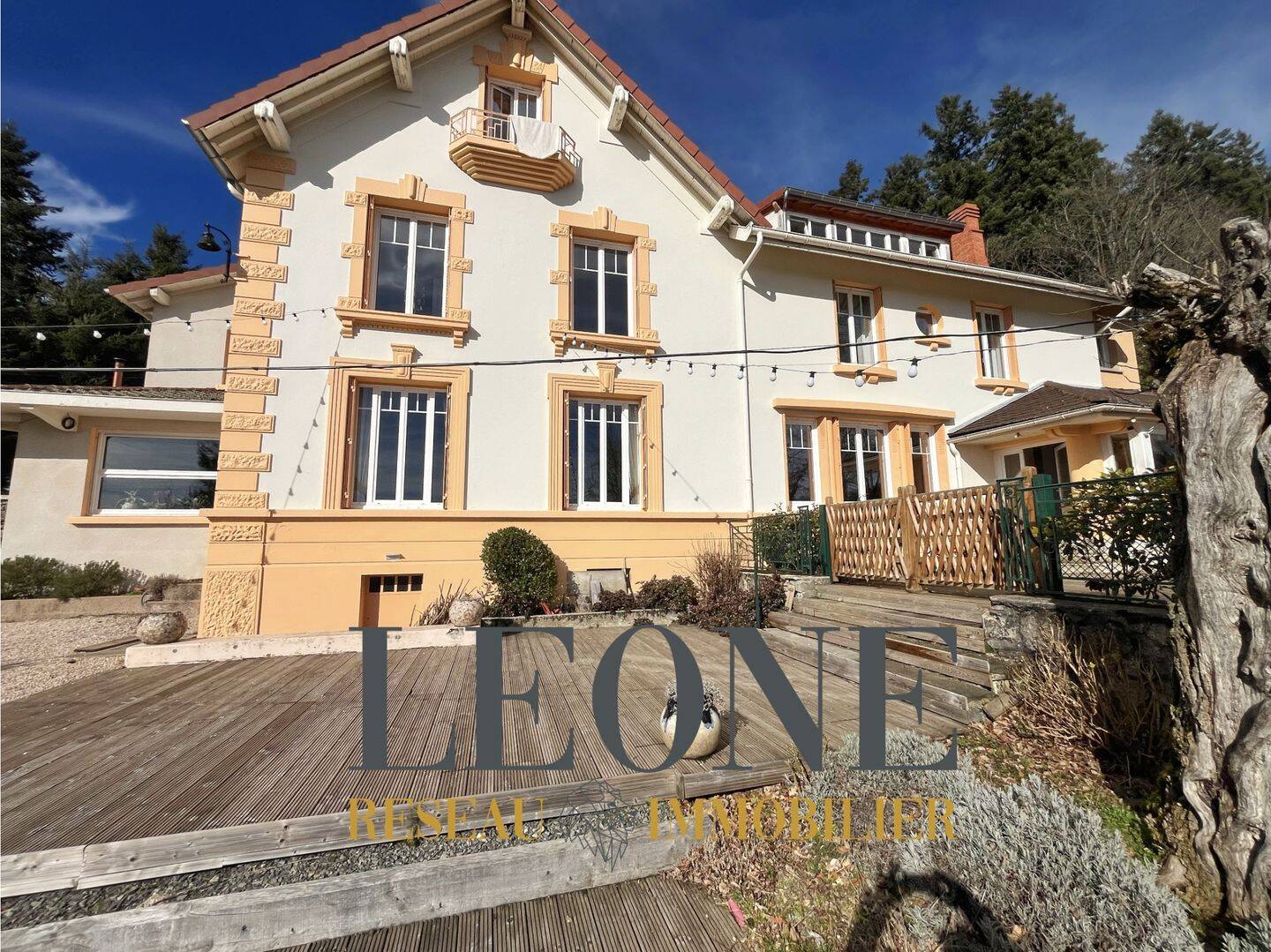 Maison 15 pièces 433 m² · à Violay · 433 m² · 795 000 €