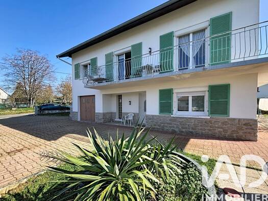 Maison à vendre 224 000 € 6 pièces 3 chambres 139 m² 872 m² de terrain Cousance 39190