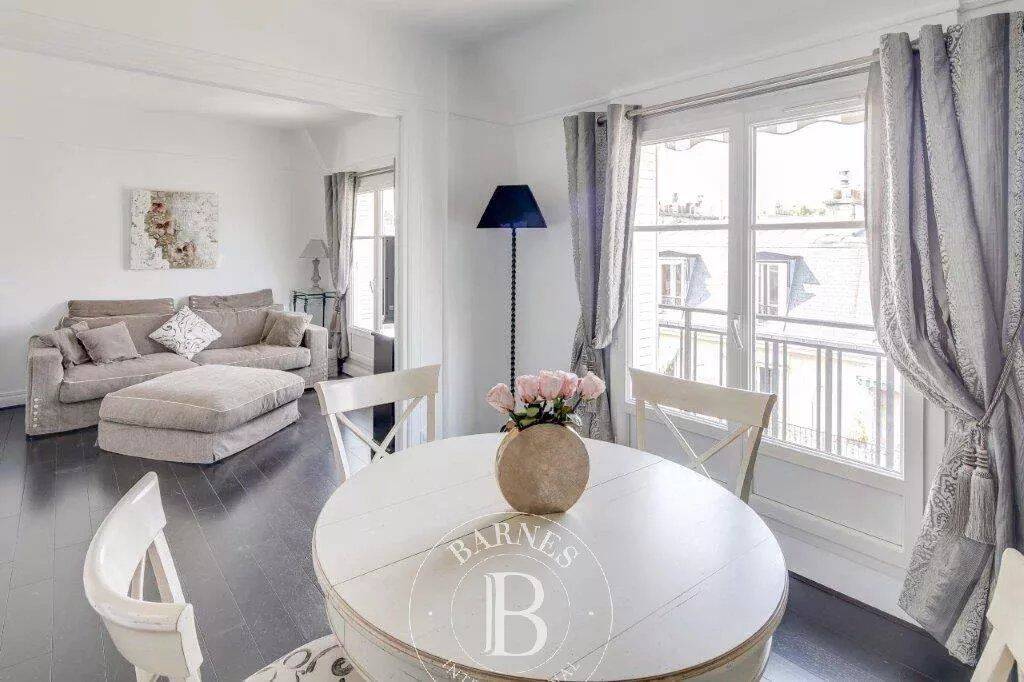Appartement 2 pièces 50 m² · à Paris 16ème Arrondissement · 49,6 m² · 1 900 €