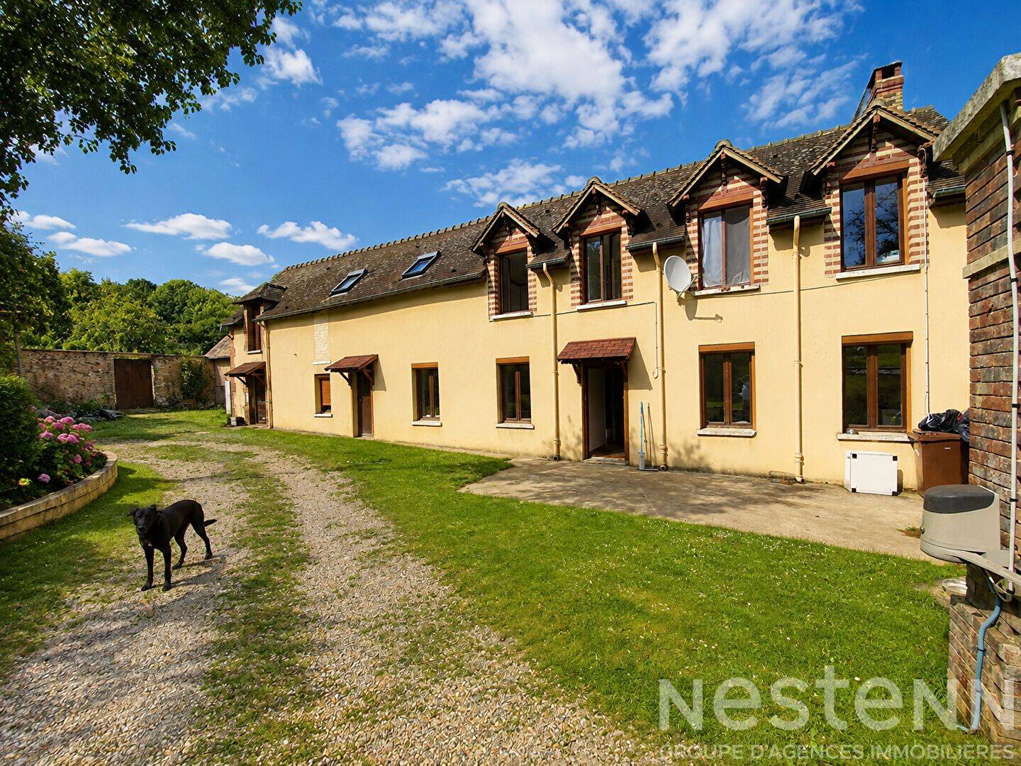 Maison 6 pièces 126 m² · à Saint-Pierre-de-Bailleul · 125,7 m² · 276 000 €