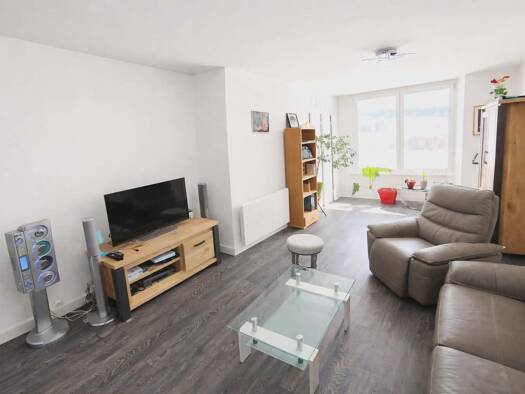 Appartement à vendre 172 000 € 3 pièces 2 chambres 85 m² Étage 1/2 Vaux-et-Chantegrue 25160