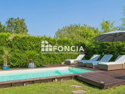 Maison à vendre 880 000 € 7 pièces 4 chambres 240 m² Feucherolles 78810