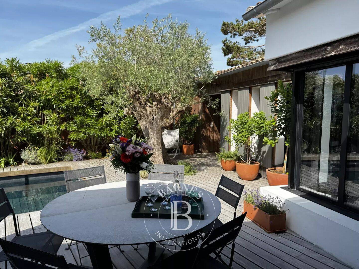 Maison 9 pièces 215 m² · à Le Bois-Plage-en-Ré · 215 m² · 2 495 000 €