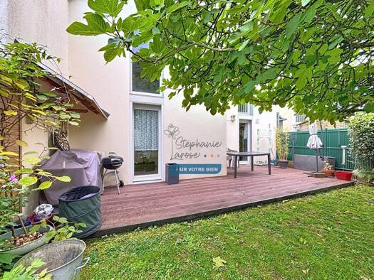 Maison à vendre 298 500 € 6 pièces 3 chambres 114 m² 229 m² de terrain Sud Est Émerainville 77184