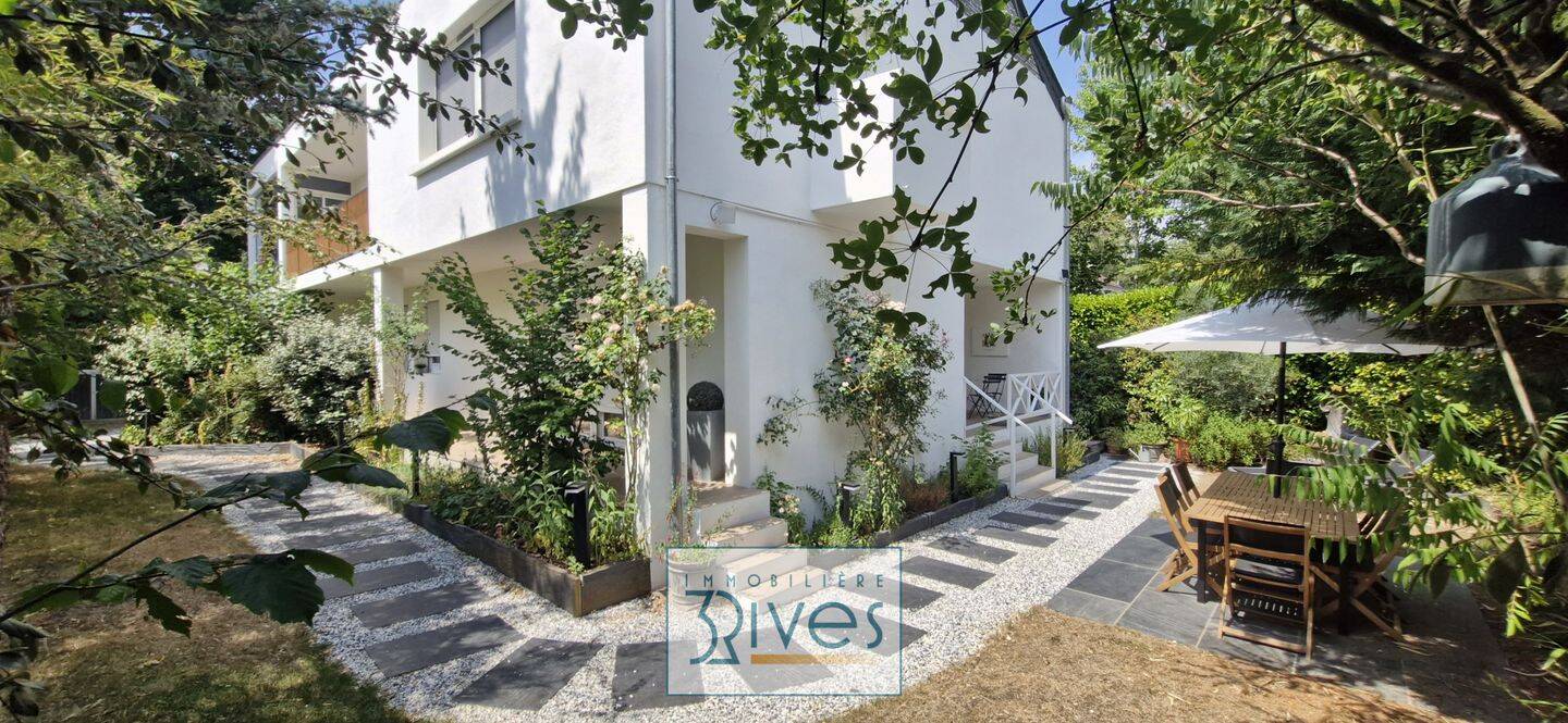 Maison 10 pièces 227 m² · à Avrillé · 227 m² · 735 000 €
