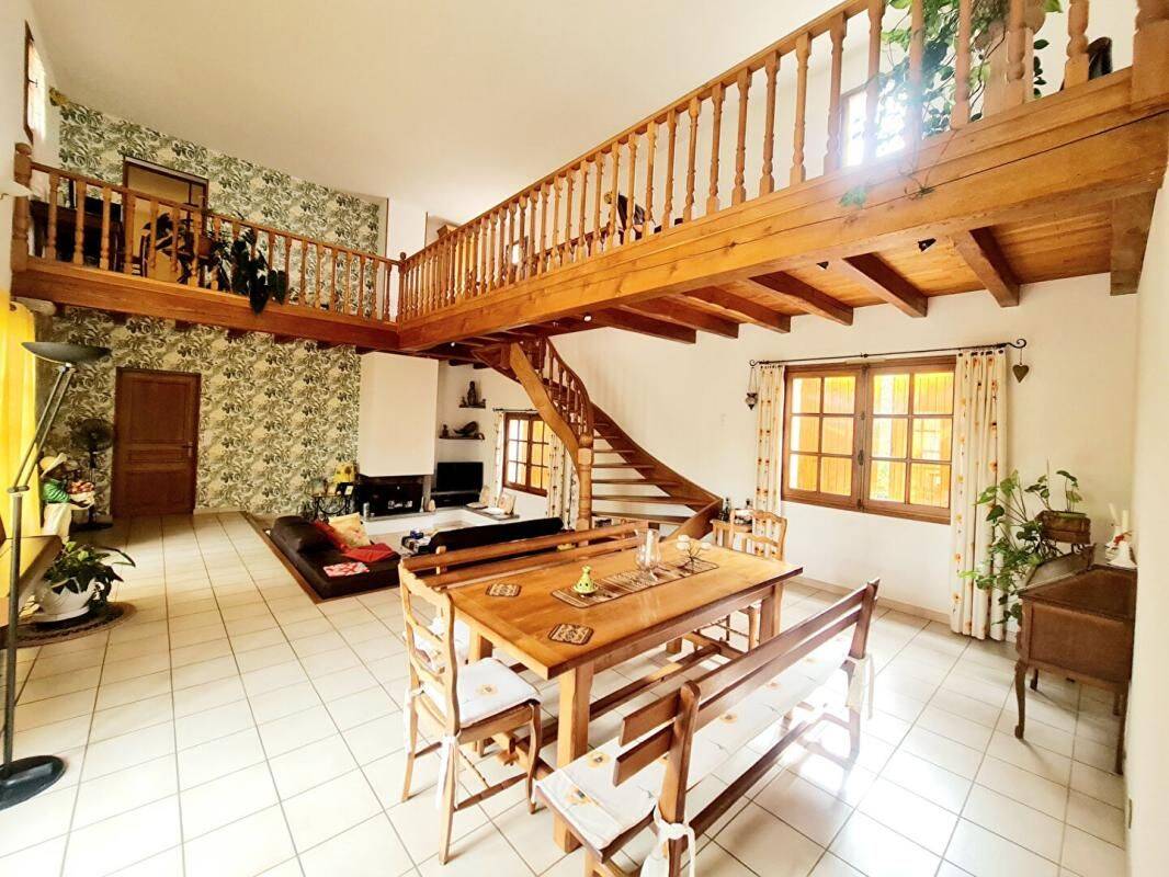 Maison 6 pièces 224 m² · à Alès · 223,7 m² · 390 000 €