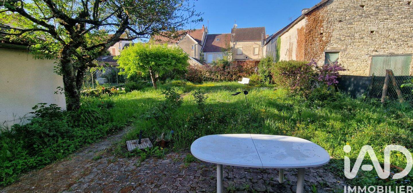 Maison 7 pièces 142 m² · à Ancy-le-Franc · 142 m² · 78 000 €