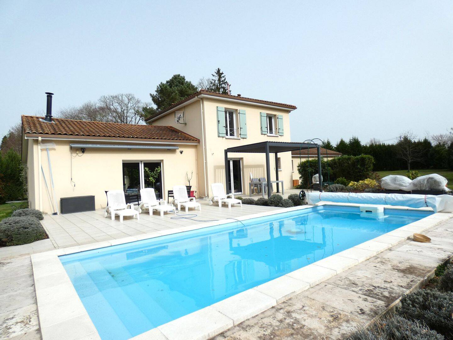 Belle maison climatisée avec piscine