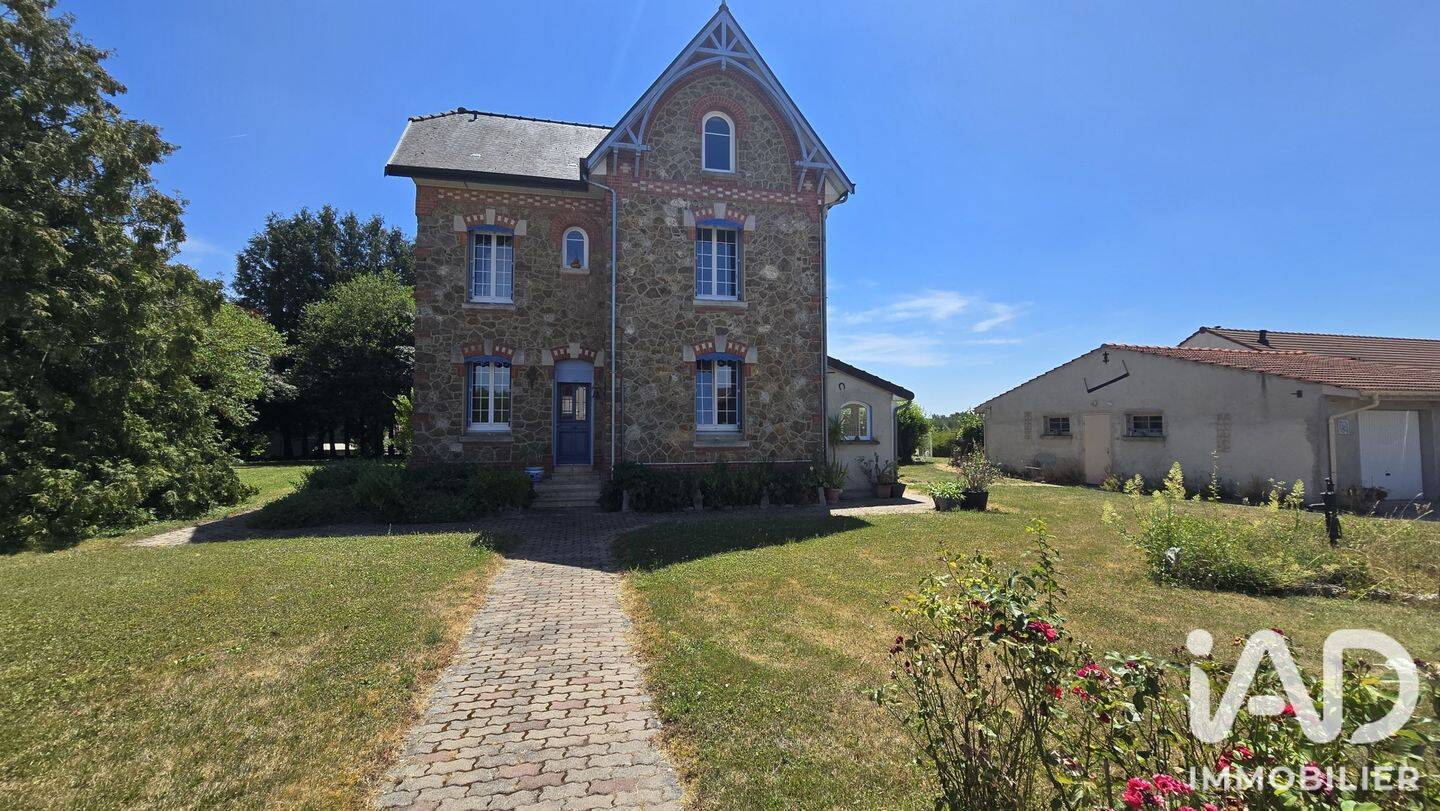 Maison 5 pièces 142 m² · à Huiron · 142 m² · 250 000 €