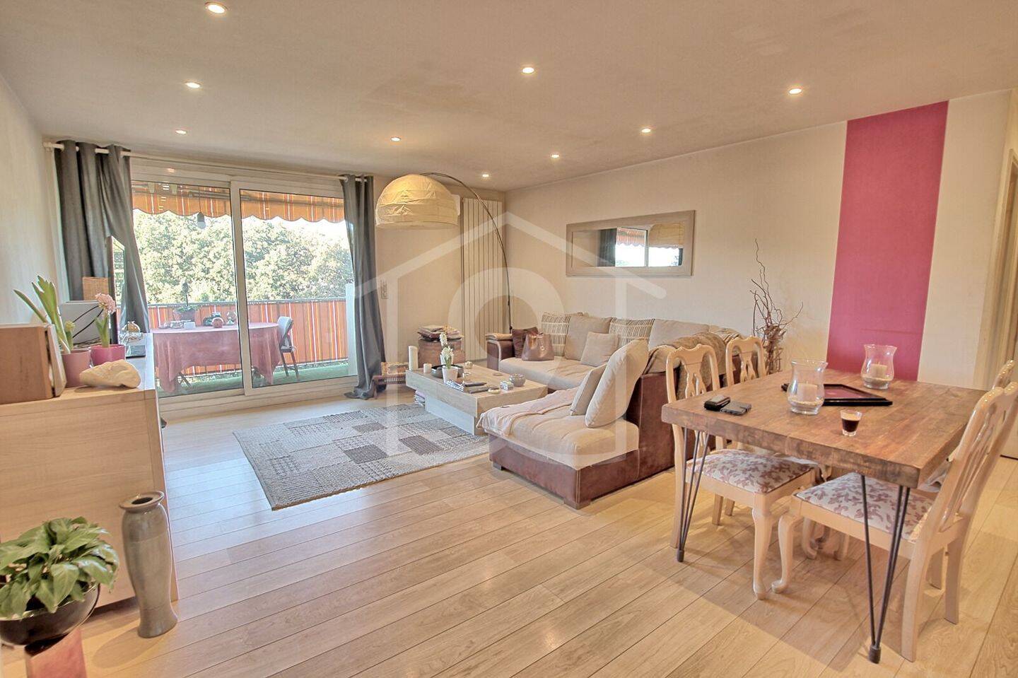 Appartement 2 pièces 58 m² · à Antibes · 57,7 m² · 225 000 €