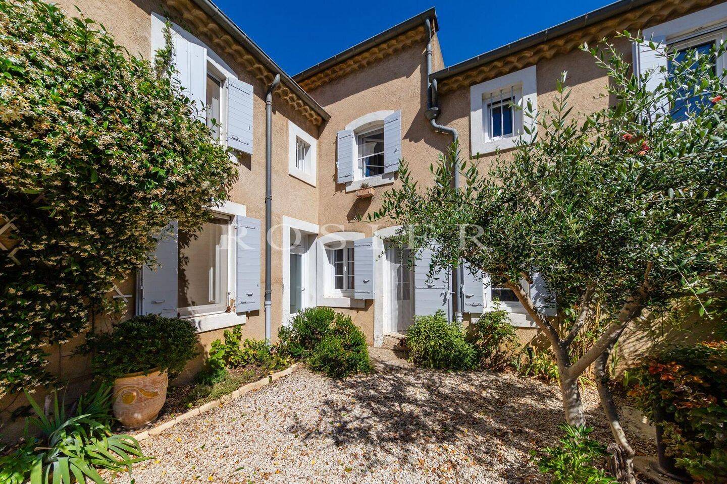 Maison 259 m² · à Jonquerettes · 259 m² · 729 000 €