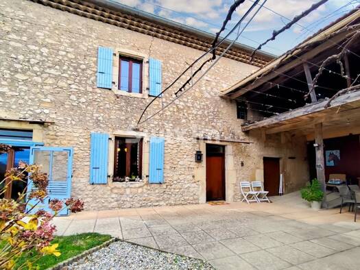 Maison à vendre 325 000 € 6 pièces 4 chambres 154 m² 5 900 m² de terrain Saint-Montan 07220
