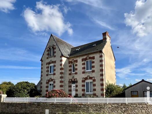 Maison de ville à vendre 576 000 € 10 pièces 6 chambres 186 m² 880 m² de terrain Centre Ville Paimpol 22500