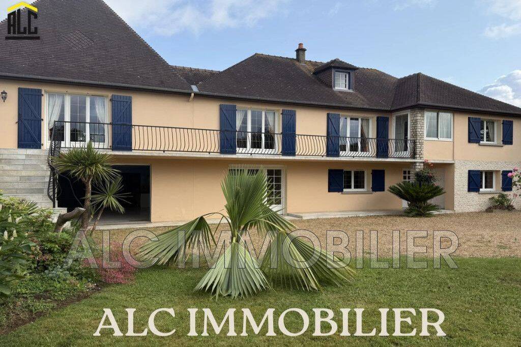 Maison 9 pièces 280 m² · à Saint-Germain-du-Corbéis · 280 m² · 1 450 €/mois