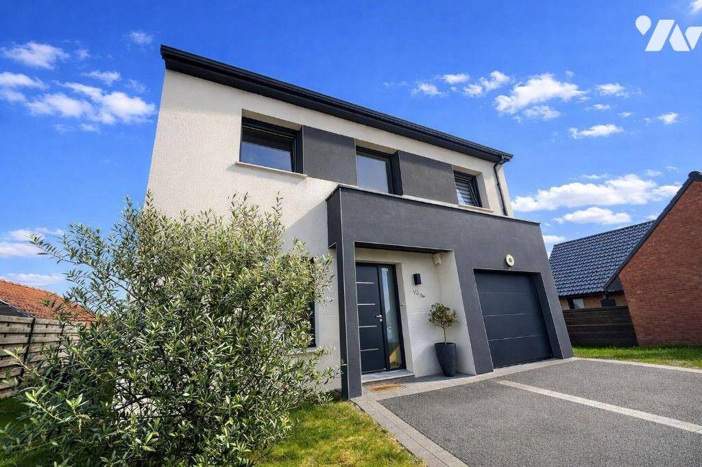 Maison 5 pièces 98 m² · à Camphin-en-Carembault · 98 m² · 345 000 €