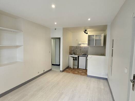 Studio à louer 461 € 1 pièce 19 m² RDC/2 dès le 27/06/2026 Fontainebleau 77300