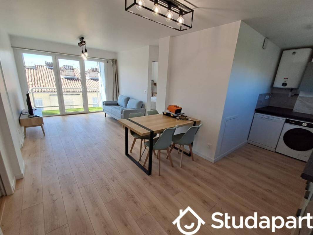 4 pièces 60 m² · à Marseille 5ème Arrondissement · 60 m² · 1 500 €/mois