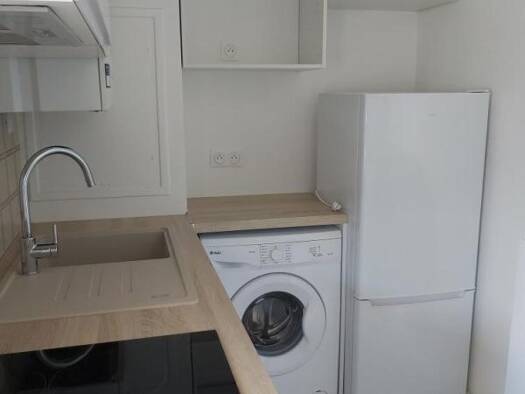 Appartement à louer 688 € 2 pièces 1 chambre 46 m² Étage 3/7 Sablar-Rive Droite Dax 40100