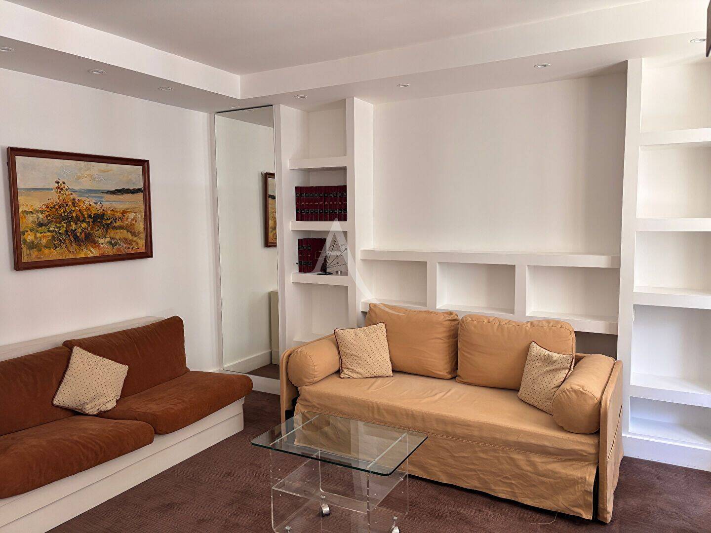 Appartement 2 pièces 60 m² · à Paris 7ème Arrondissement · 60 m² · 2 300 €/mois