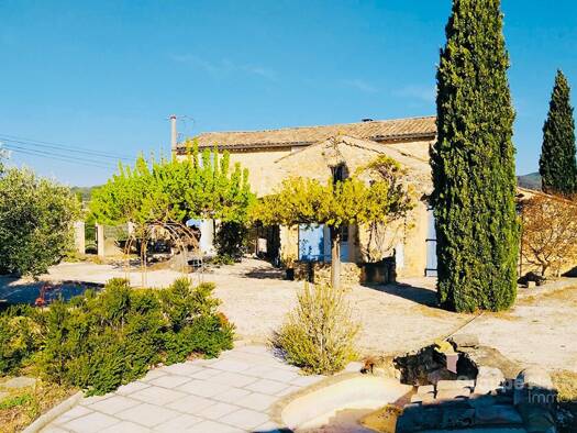 Ferme à vendre 450 000 € 5 pièces 3 chambres 136 m² 1 807 m² de terrain Saint-Laurent-de-Carnols 30200