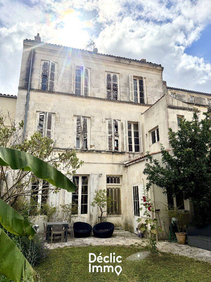 Maison 9 pièces 300 m² · à Rochefort · 300 m² · 627 000 €