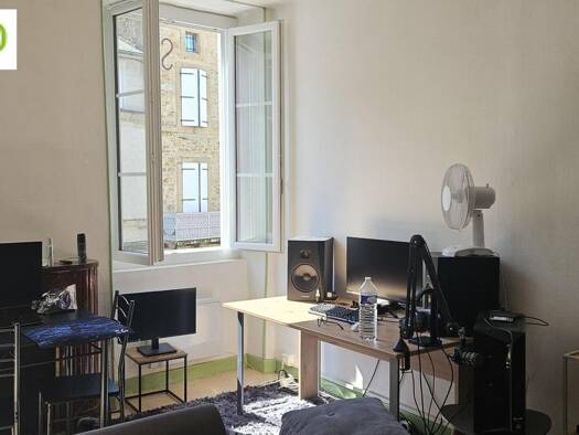 Immeuble à vendre 180 000 € 156 m² Saint-Céré 46400