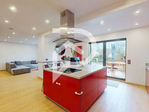 Maison à vendre 765 000 € 7 pièces 4 chambres 175 m² 892 m² de terrain Haut Maule 78580