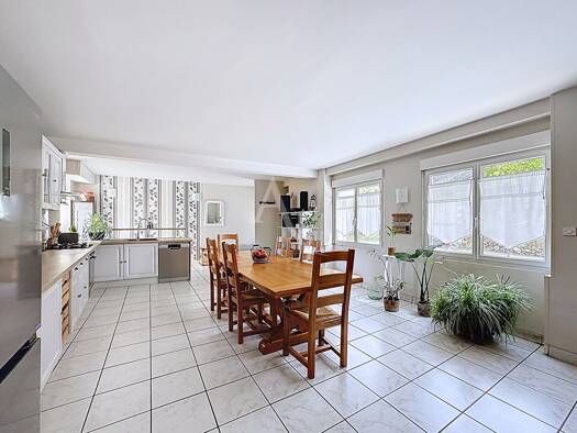 Maison à vendre 192 700 € 5 pièces 3 chambres 101 m² 293 m² de terrain Bellevigne-en-Layon 49380