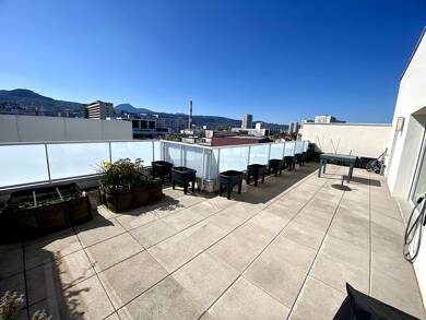 Appartement à vendre 286 000 € 3 pièces 2 chambres 58 m² Sous le toit, Étage 4/4 Clermont Ferrand 63000