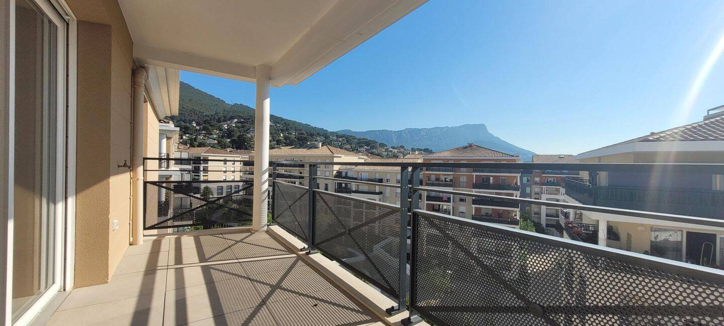 Appartement 3 pièces 59 m² · à Toulon · 59 m² · 911 €