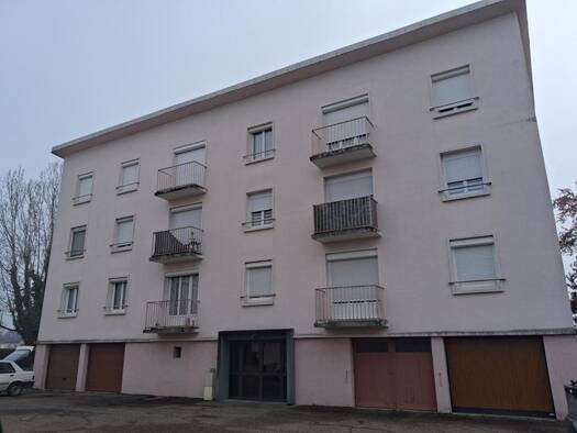 Appartement à vendre 71 000 € 4 pièces 3 chambres 69 m² Étage 3/3 Varennes-Vauzelles 58640