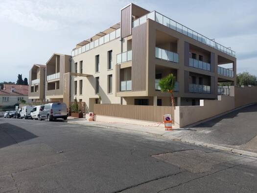 Appartement à vendre 275 000 € 3 pièces 2 chambres 76,6 m² RDC/3 Béziers 34500