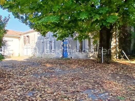 Ferme à vendre 112 000 € 5 pièces 3 chambres 94,5 m² 19 000 m² de terrain Saint Hilaire Barbezieux-Saint-Hilaire 16300