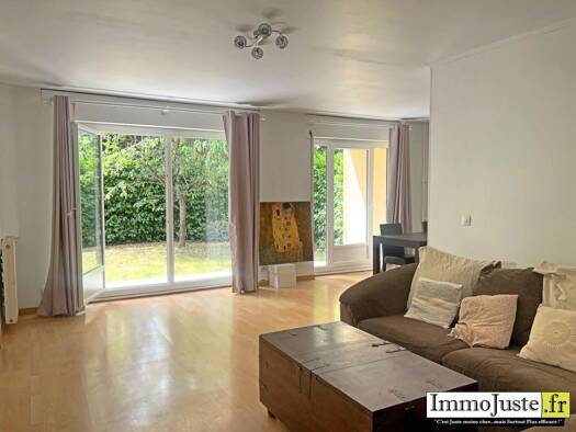 Appartement à vendre 227 000 € 5 pièces 3 chambres 95,8 m² RDC La Villedieu Reaux Élancourt 78990