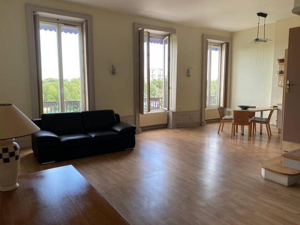 Appartement 2 pièces 71 m² · à Caluire-Et-Cuire · 71 m² · 1 100 €