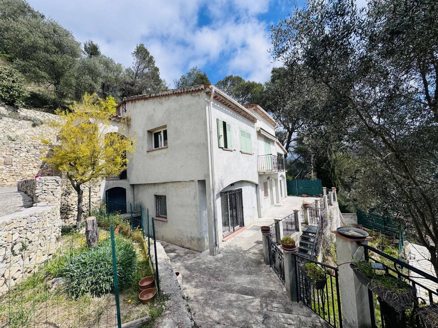 Maison 4 pièces 147 m² · à Cantaron · 146,9 m² · 690 000 €