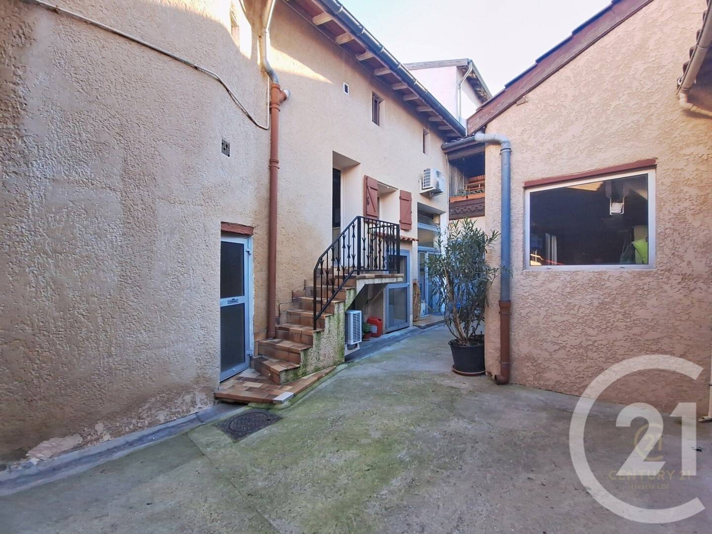 Maison 4 pièces 180 m² · à Grigny-sur-Rhône · 179,8 m² · 270 000 €
