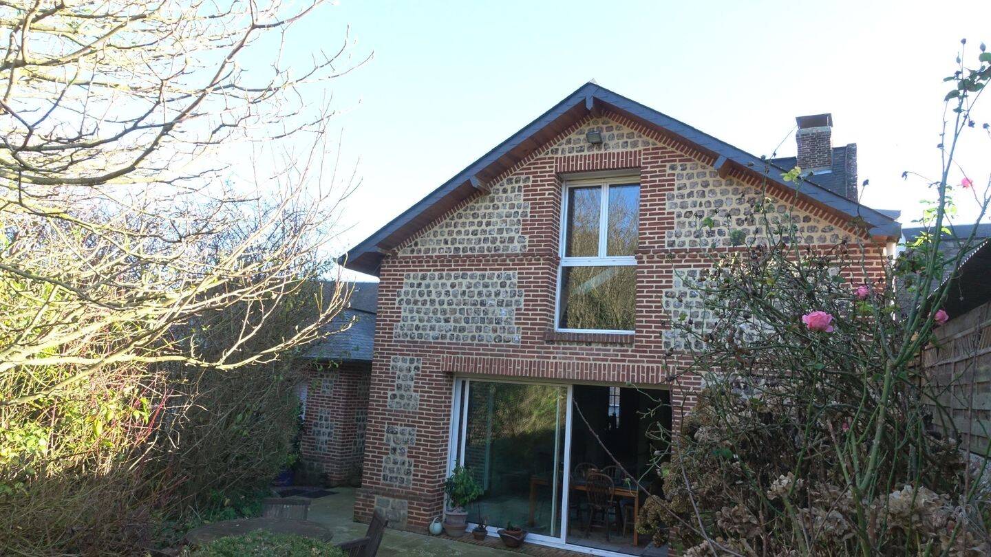 Maison 9 pièces 202 m² · à Grainville-la-Teinturière · 202 m² · 398 000 €