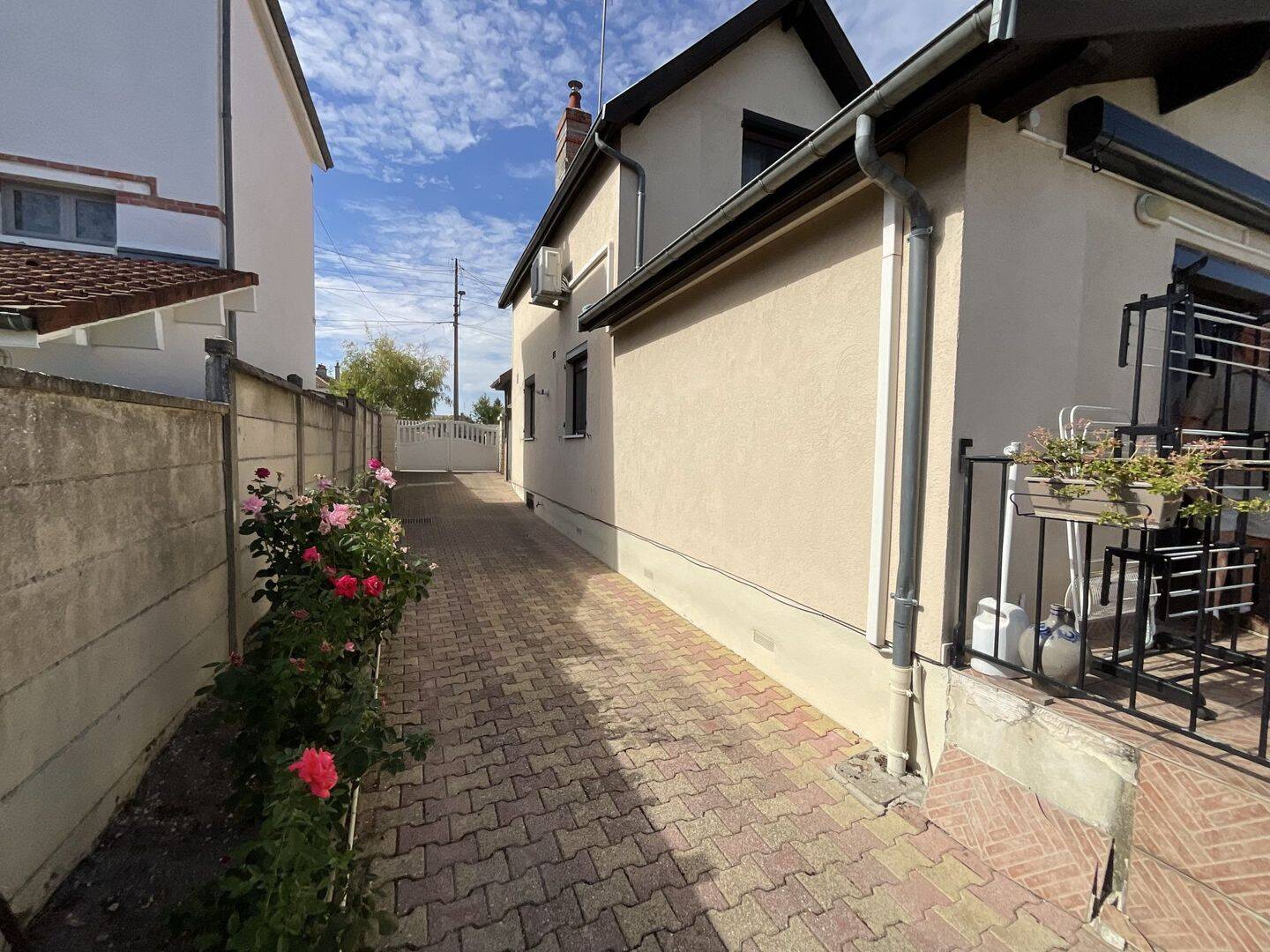 Maison 4 pièces 73 m² · à Les Noës-près-Troyes · 72,8 m² · 169 500 €
