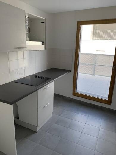 Appartement à louer 909 € 2 pièces 1 chambre 59 m² Étage 5/6 Le Preche Bègles 33130
