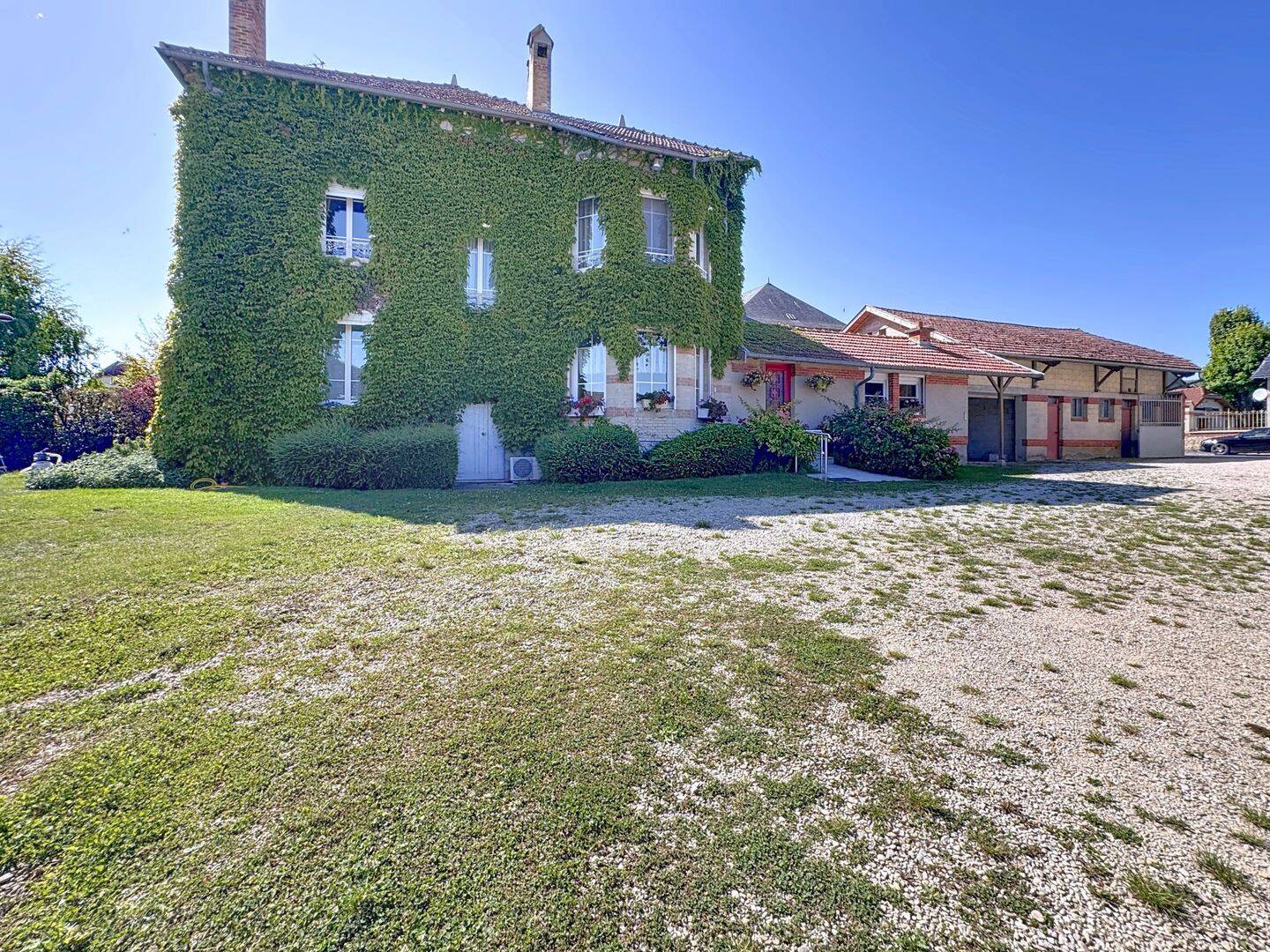 Maison 8 pièces 204 m² · à Courcy · 204 m² · 465 000 €