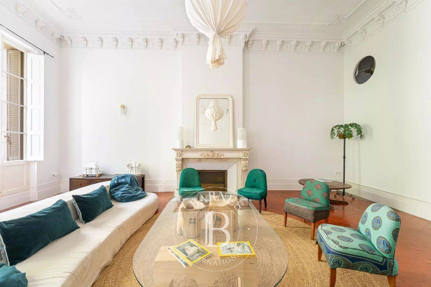 Appartement 6 pièces 239 m² · à Marseille 6ème Arrondissement · 238,7 m² · 4 500 €