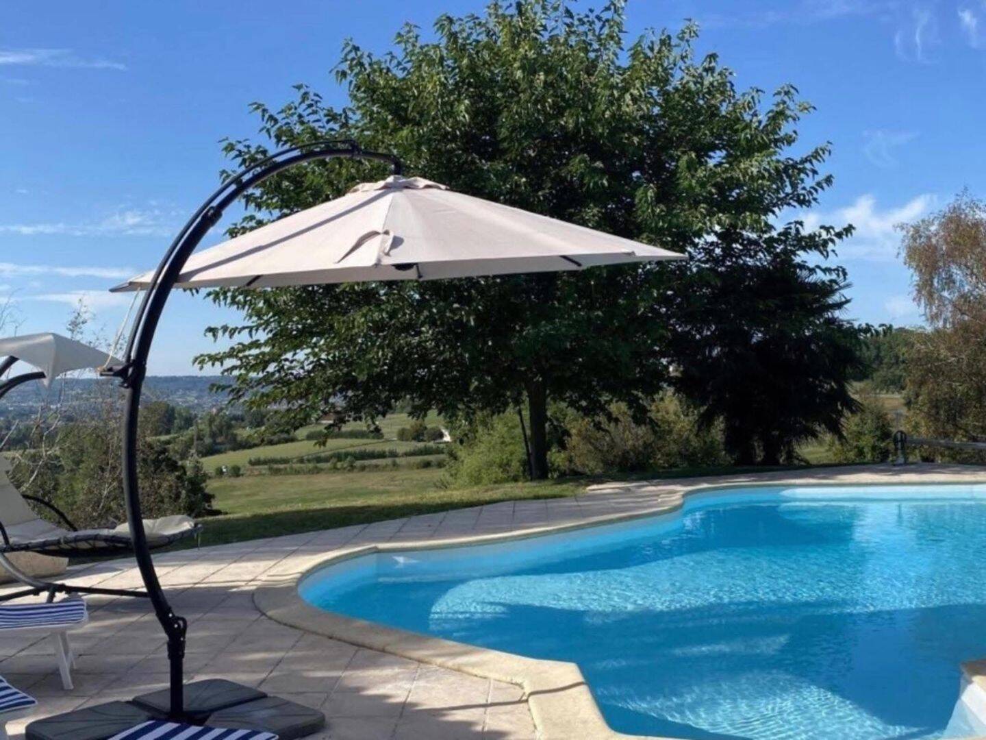 Maison 9 pièces 240 m² · à Villeneuve-sur-Lot · 240 m² · 400 000 €