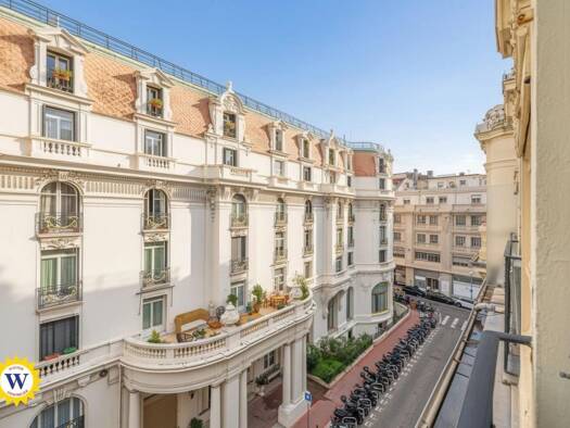 Appartement à vendre 550 000 € 2 pièces 1 chambre 69 m² Étage 4/4 Carré d'Or Nice 06000
