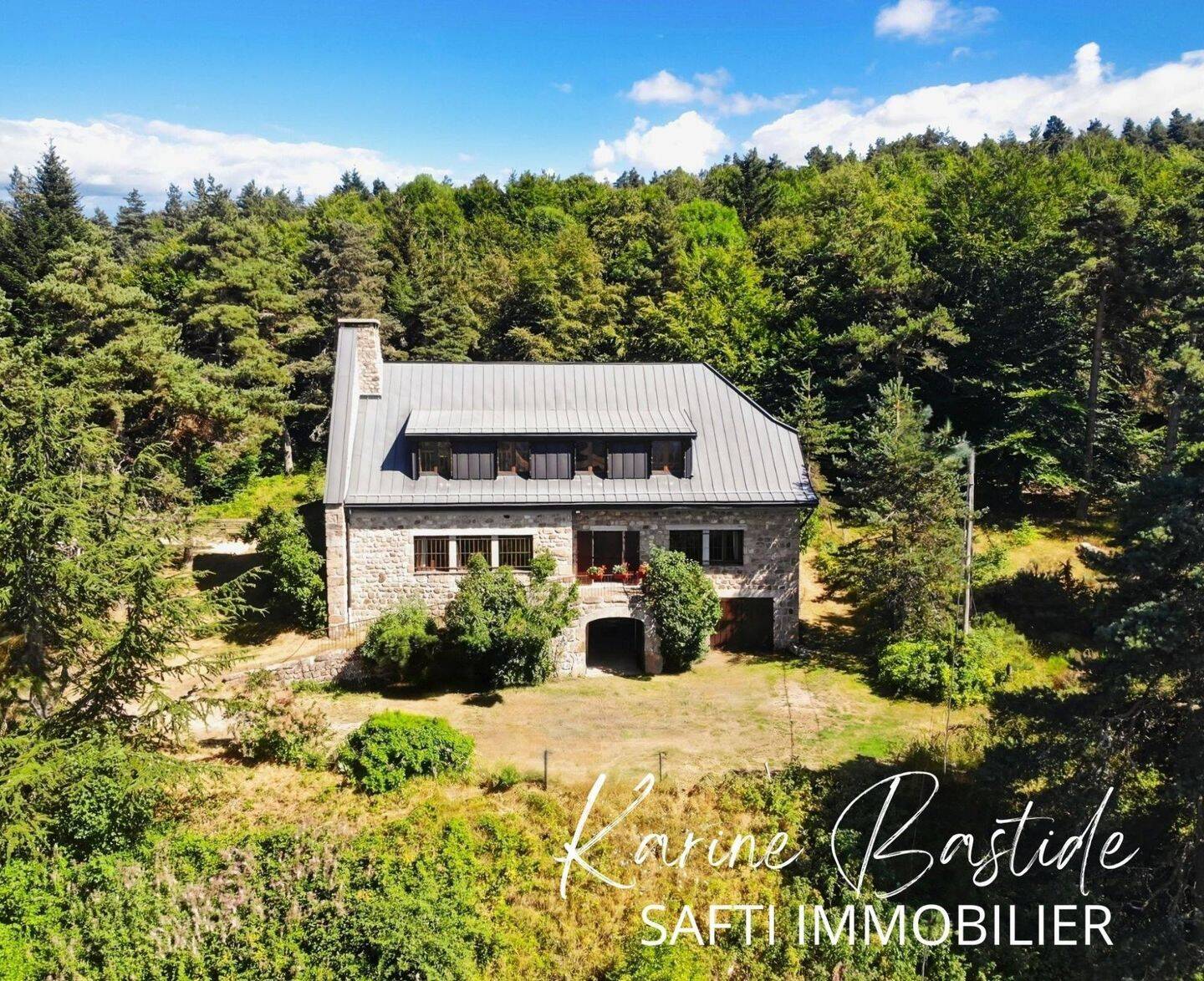 Maison 11 pièces 240 m² · à Le Lac-d'Issarlès · 240 m² · 760 000 €