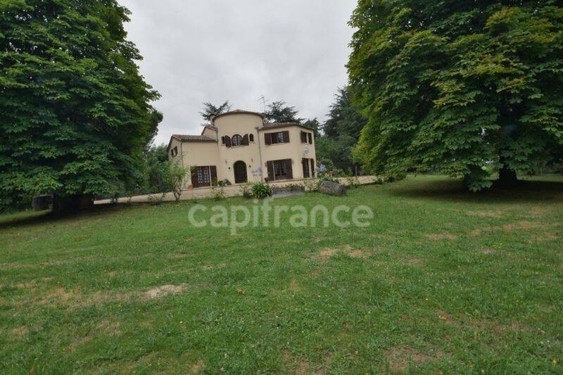Maison 8 pièces 235 m² · à Meilhan-sur-Garonne · 235 m² · 396 000 €
