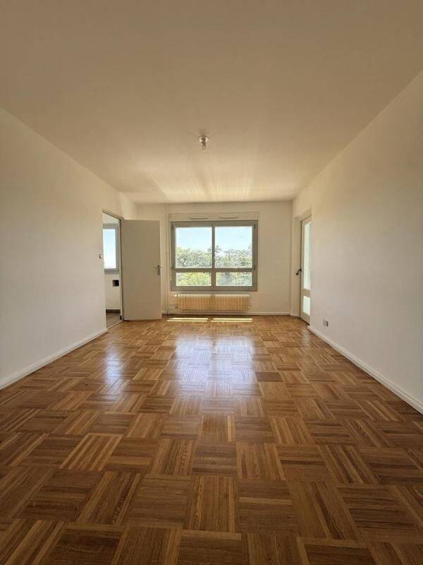 Appartement 3 pièces 73 m² · à Écully · 73 m² · 932 €