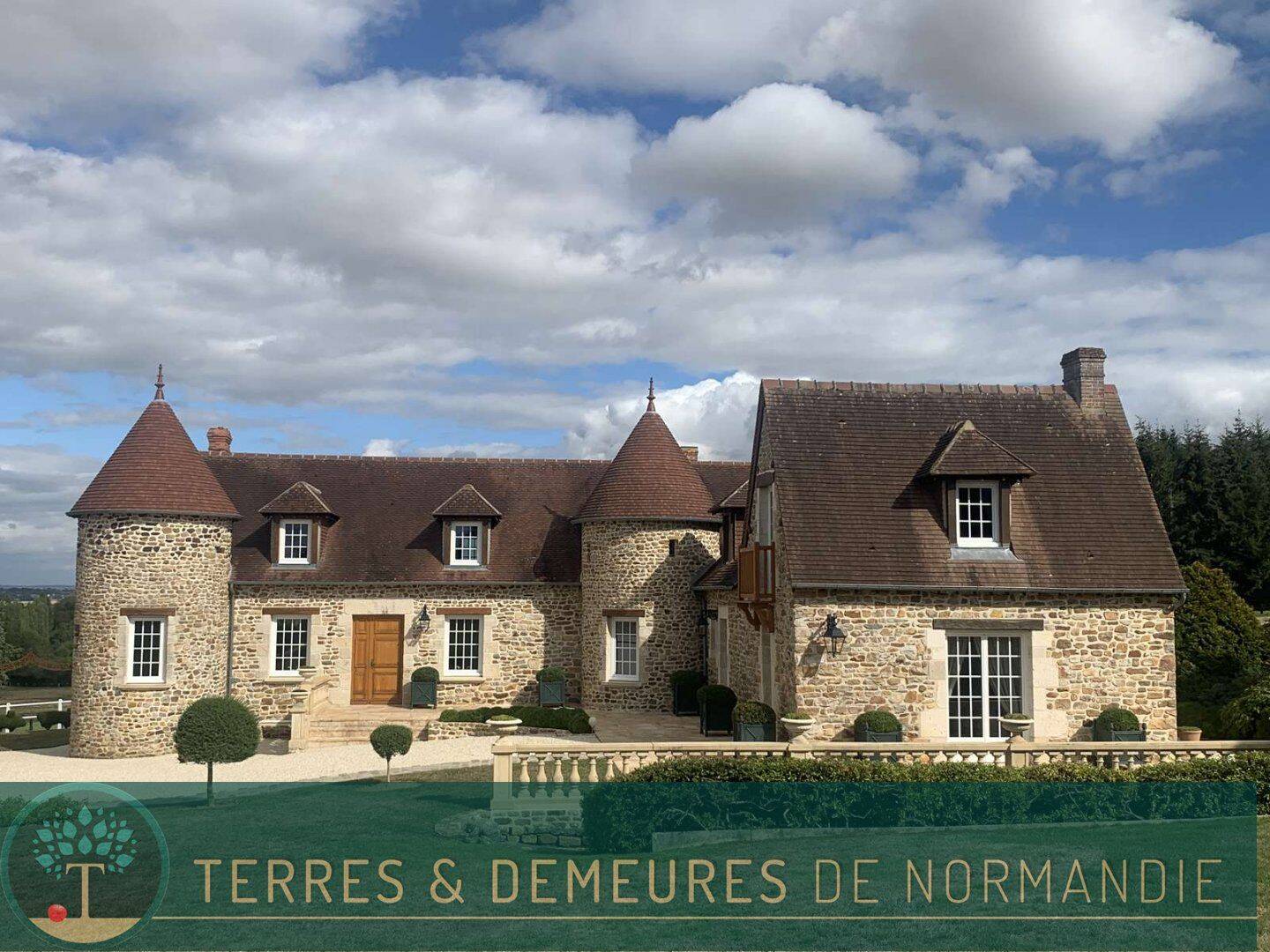 Maison 9 pièces 357 m² · à Mortrée · 357 m² · 1 417 500 €