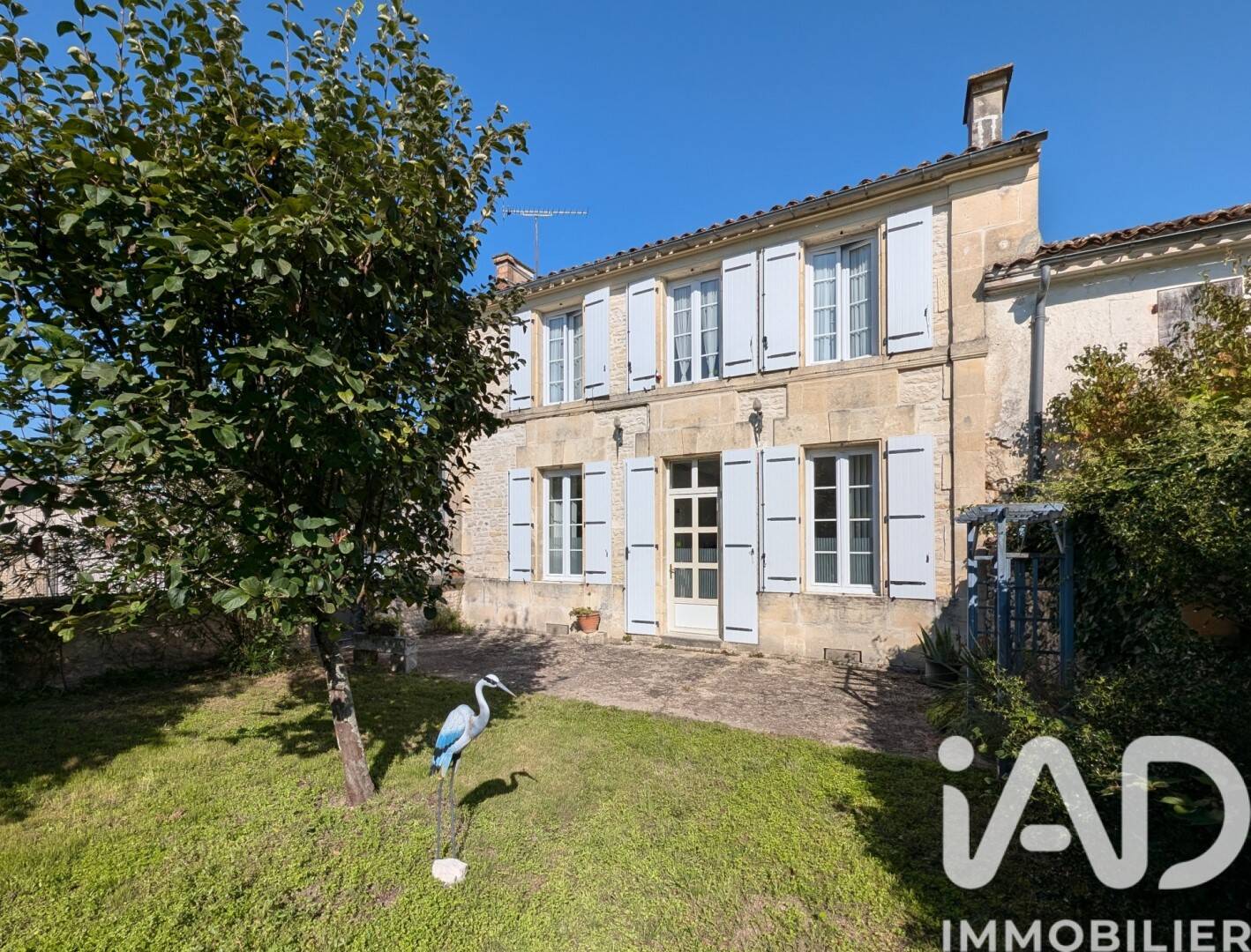 Maison 6 pièces 189 m² · à Louzac-Saint-André · 189 m² · 339 000 €